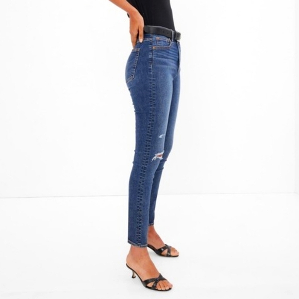 NWT GAP Curvy True Skinny Stretch Jeans Blue Distressed Knees